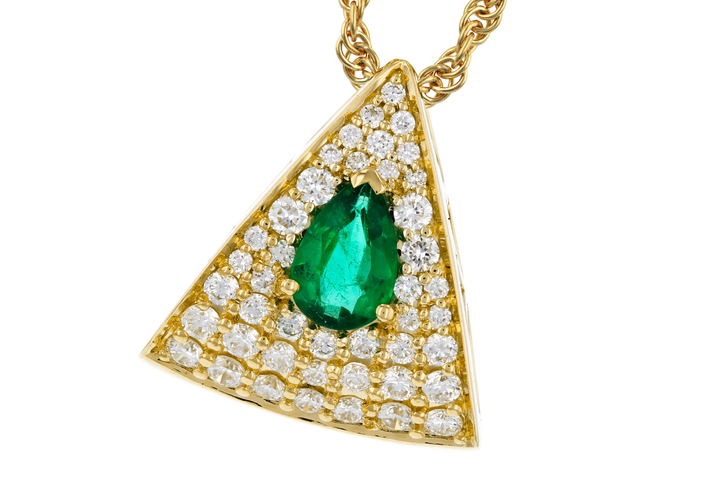 C321-02525: NECKLACE .26 EMERALD .60 TGW (6x4MM EM)