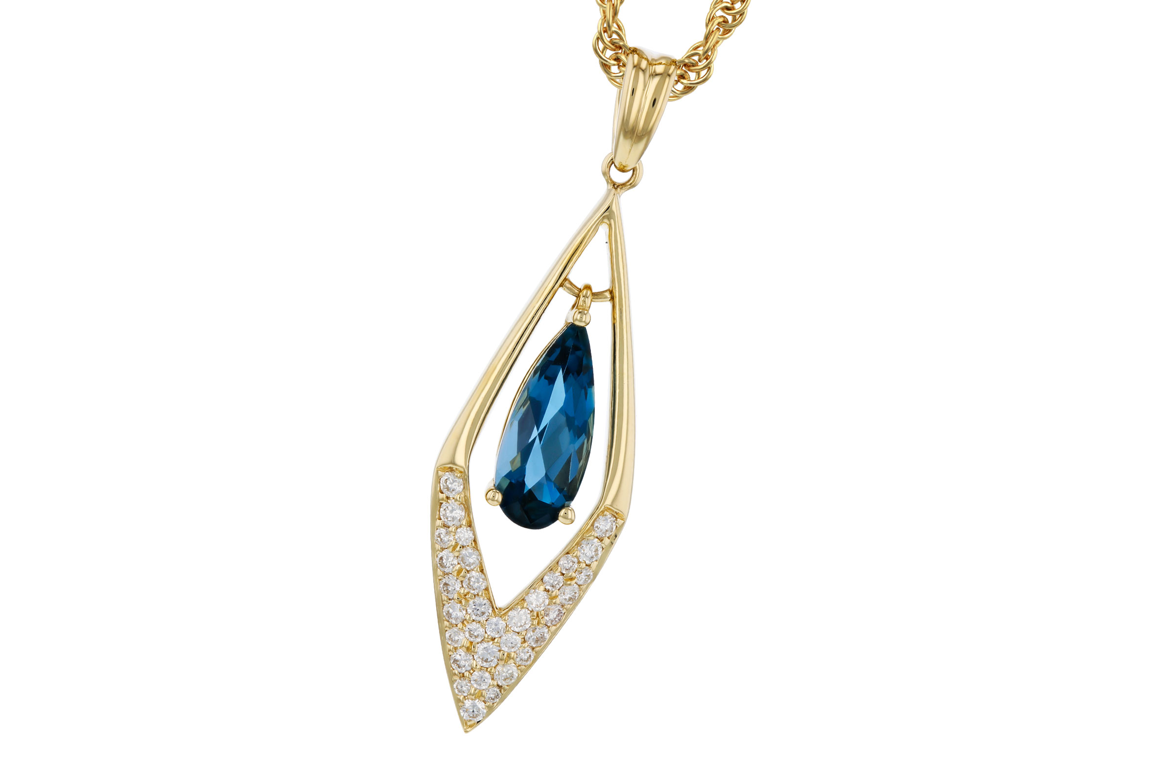 D321-02488: NECK .85 LONDON BLUE TOPAZ 1.02 TGW (10x4MM LBT)