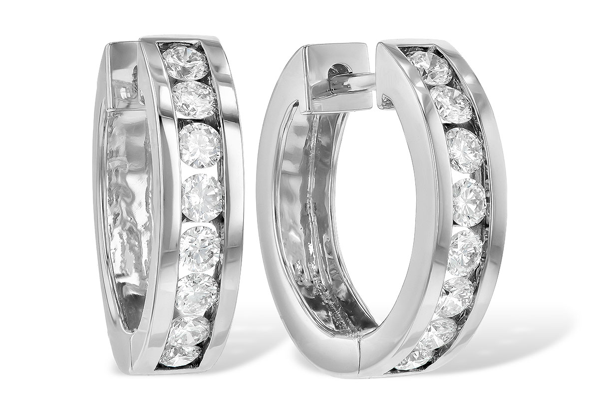 M231-03379: EARRINGS 1 CT TW