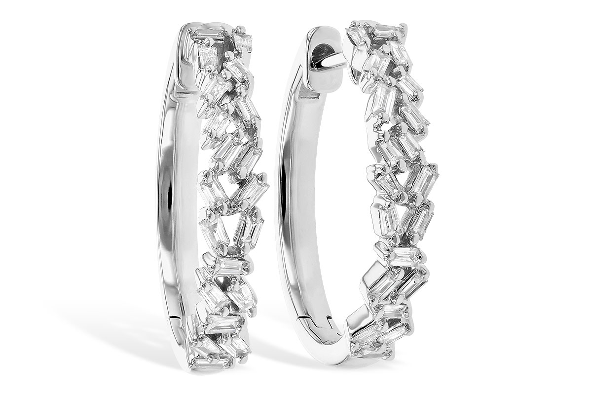 M318-30706: EARR .26 TW BAGUETTES