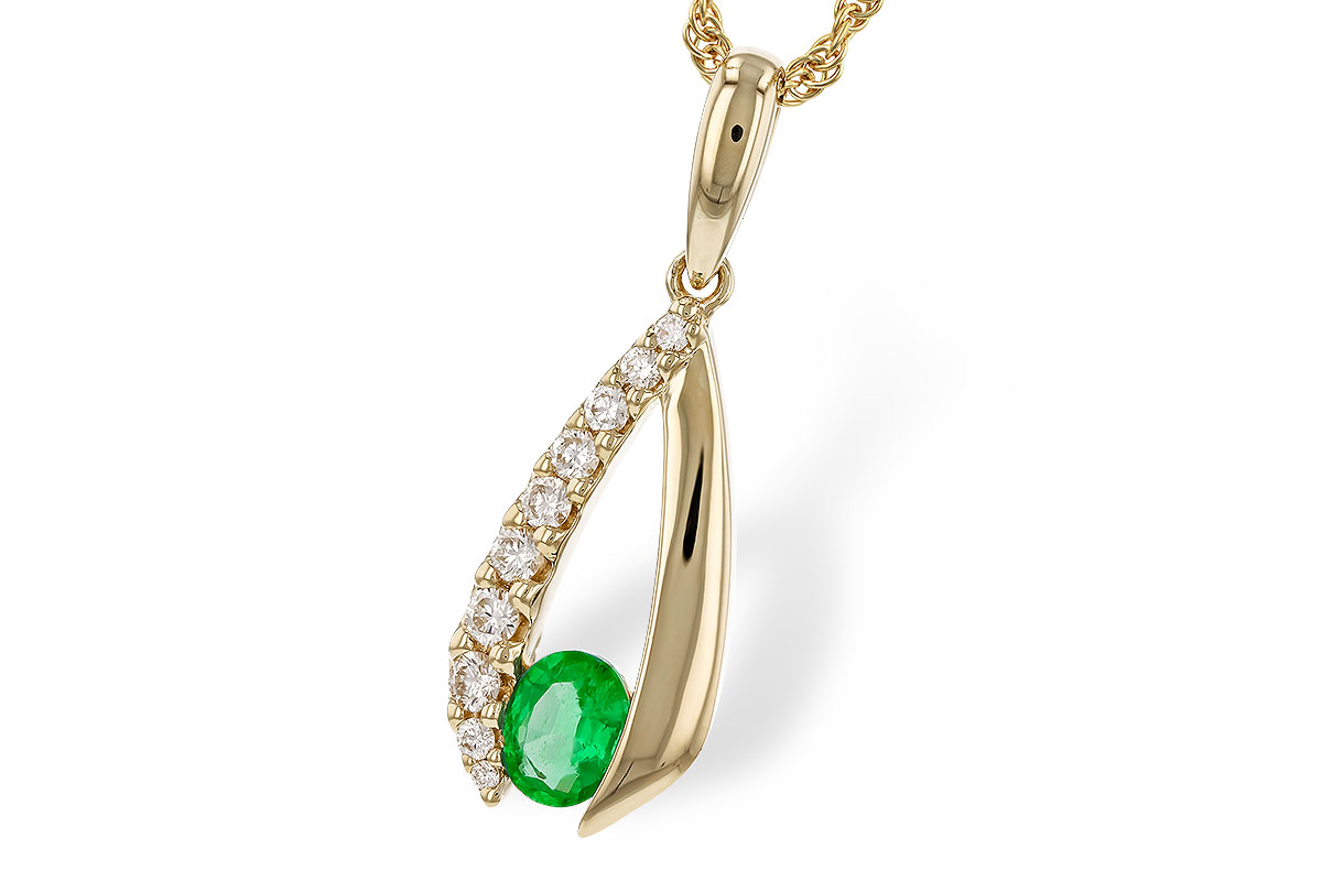 M320-15188: NECKLACE .28 EMERALD .45 TGW (5x4 EMER)